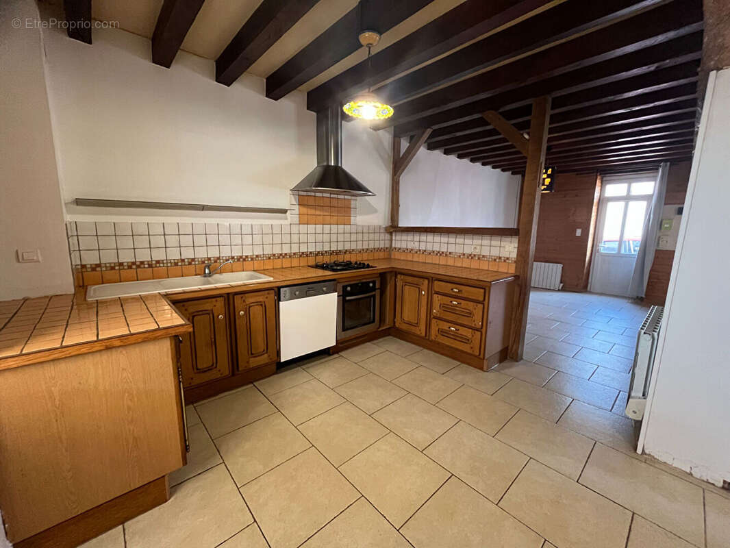 Maison à SAINTE-MONTAINE