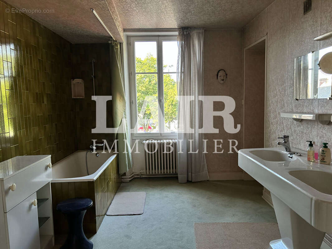 Maison bourgeoise  en centre ville d'Argentan ref T14654 - photo 10