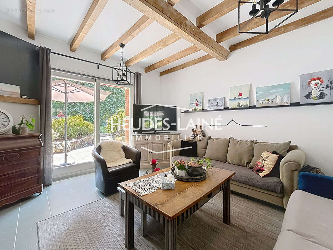 Maison de charme avec jardin arboré - COURTILS - photo 3