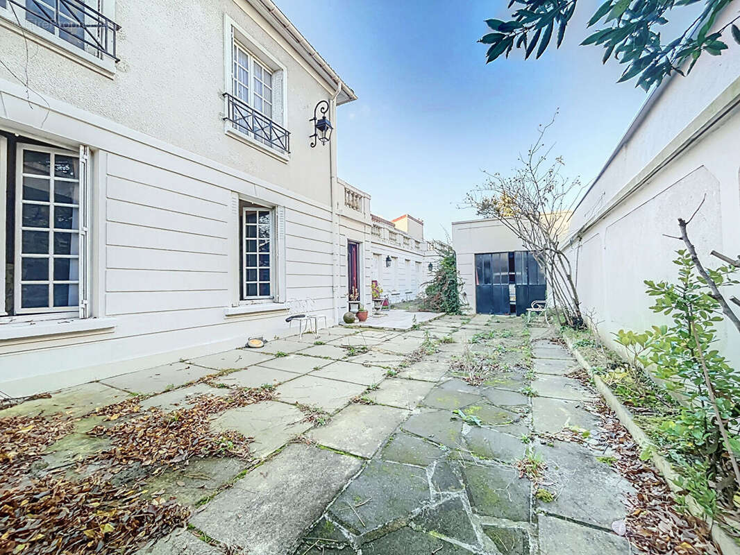 Maison à SAINT-MAUR-DES-FOSSES