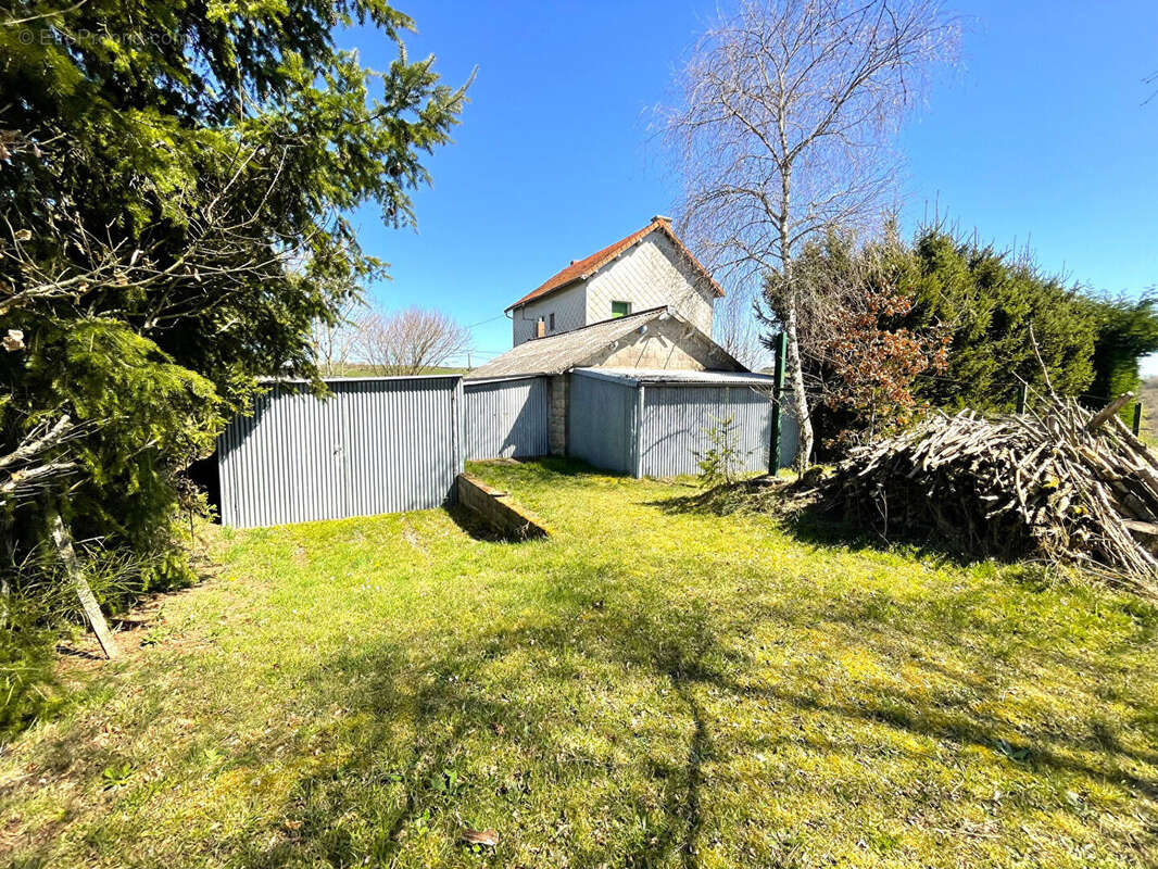 Maison à SAINT-GERVAIS-D&#039;AUVERGNE
