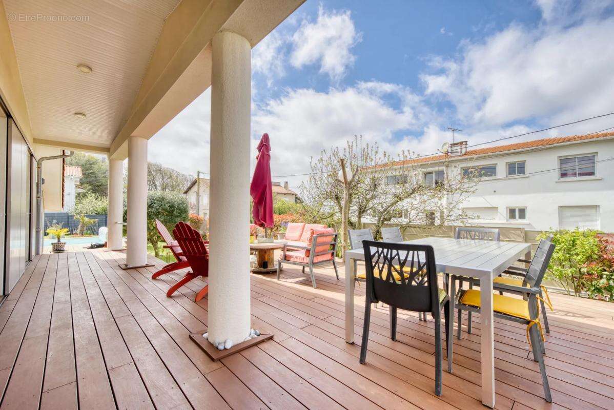 Maison à SAINT-GEORGES-DE-DIDONNE