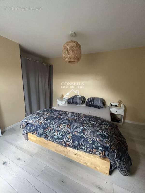 Maison à VILLENEUVE-SUR-YONNE