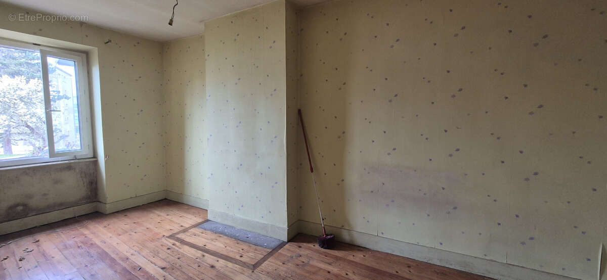 Maison à LA VERPILLIERE