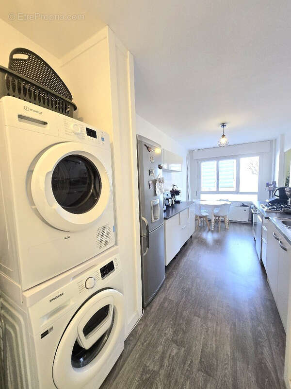 Appartement à PIERRE-BENITE