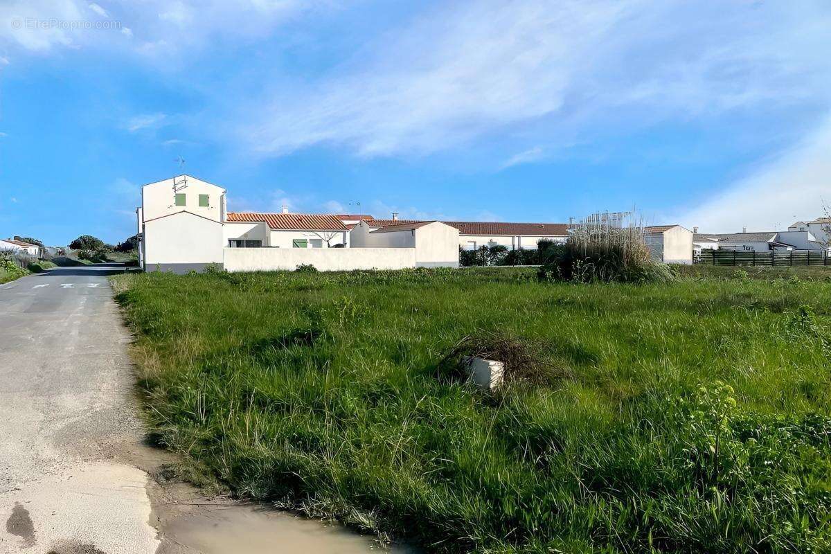 Terrain à SAINT-DENIS-D&#039;OLERON