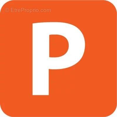 Parking à PARIS-18E