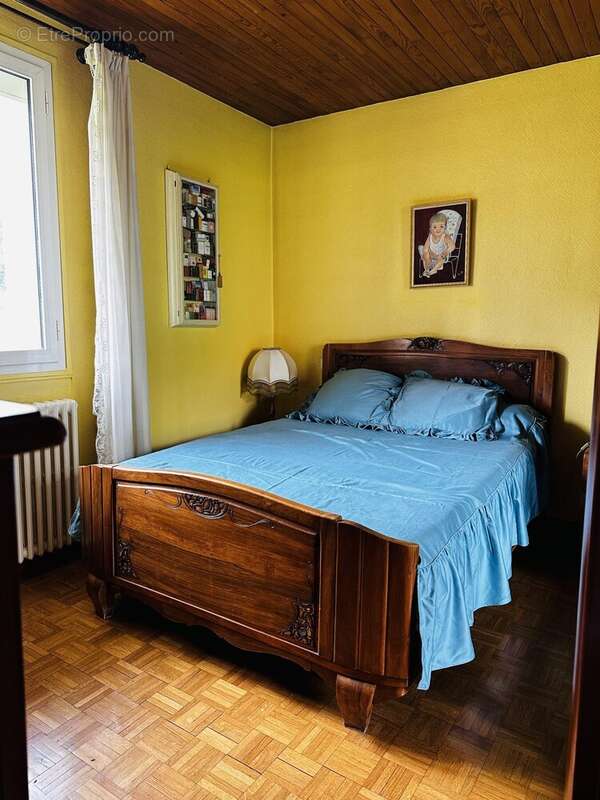 Maison à LARAGNE-MONTEGLIN