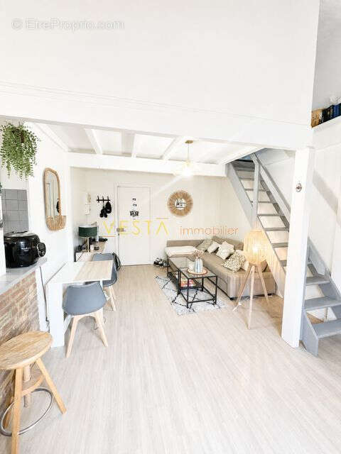 VUE 2 - Appartement à MONTREUIL