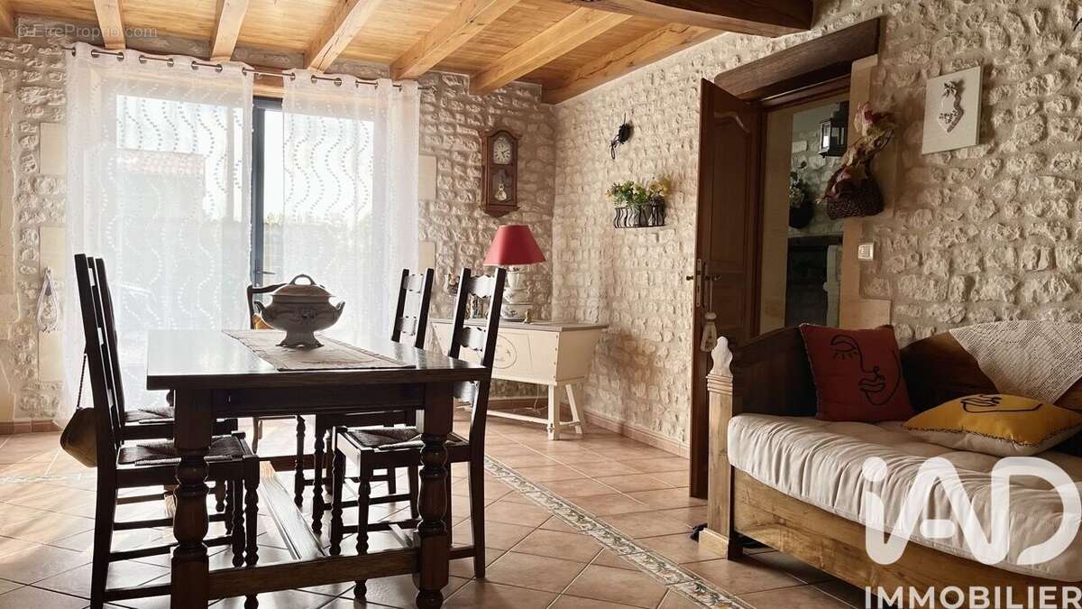 Maison 263 m² à Saint-Fort-Sur-Le-Ne  - photo 6