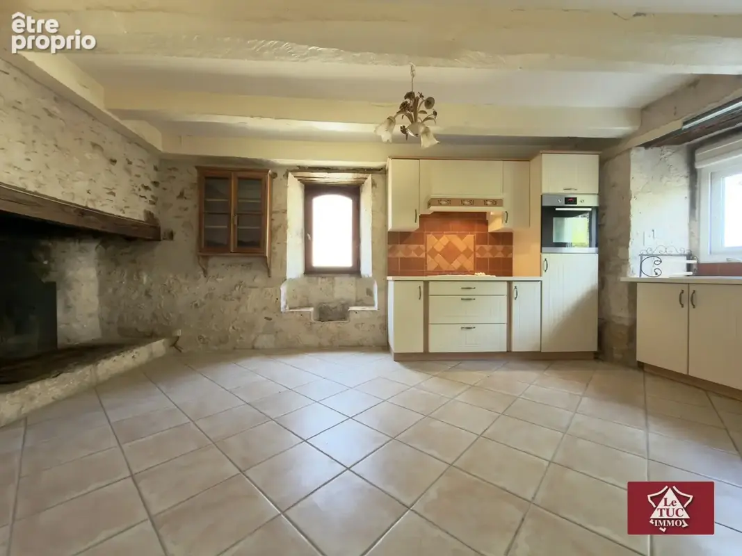Grande maison en pierre avec dépendances et jardin - photo 11