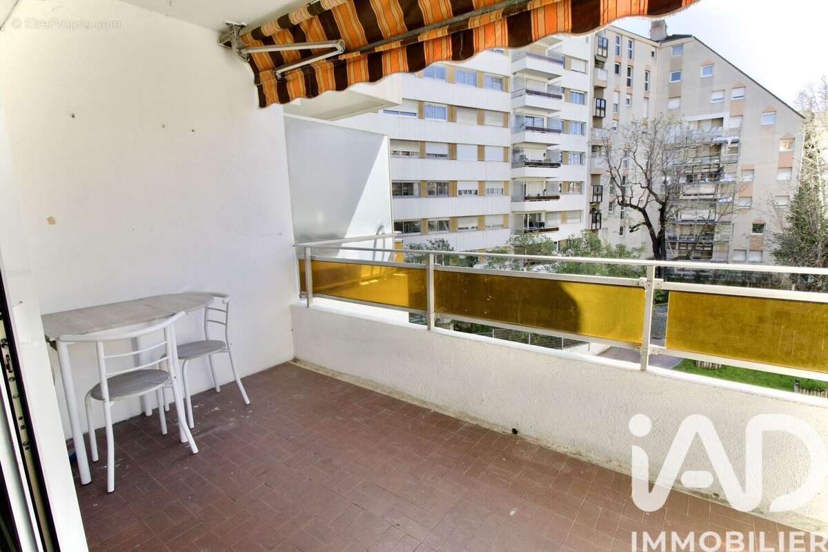 Photo 2 - Appartement à MARSEILLE-5E