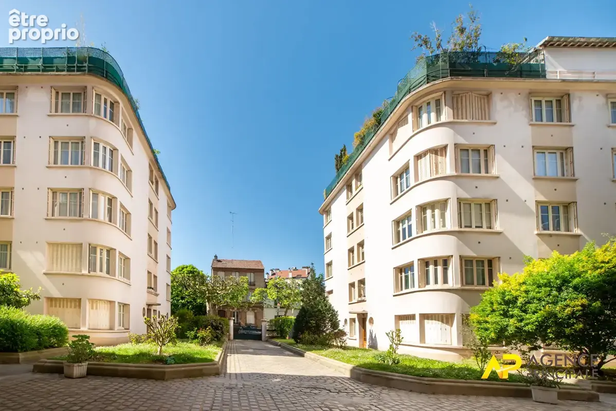 Appartement à LA GARENNE-COLOMBES