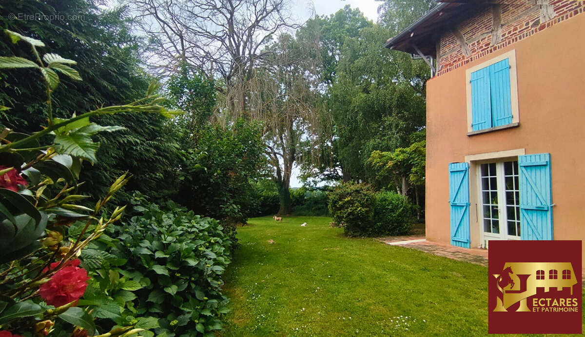 Maison à CHANOZ-CHATENAY