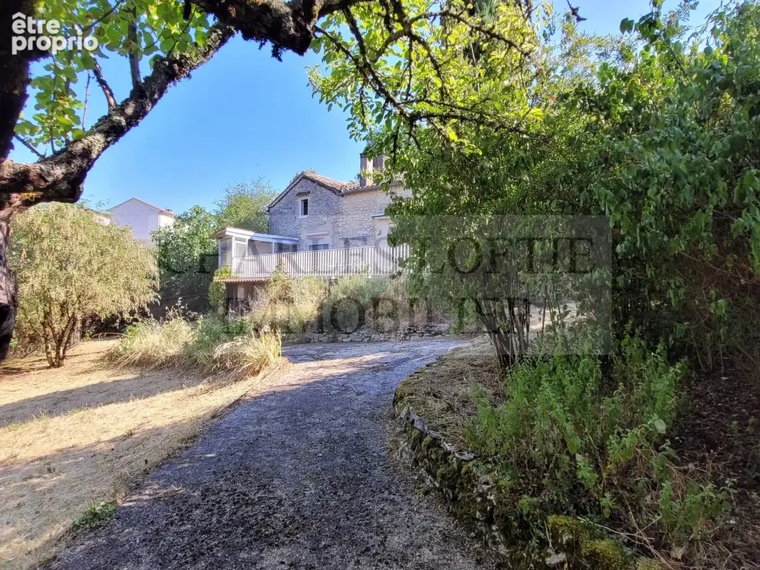 Charmante maison de campagne familiale sur un terrain de plus de 6000 m², à 10 minutes de Cahors. - photo 3
