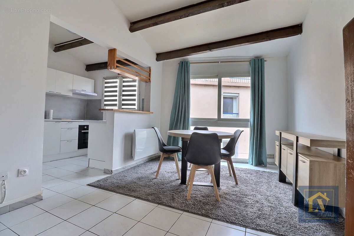 Appartement à PEZILLA-LA-RIVIERE