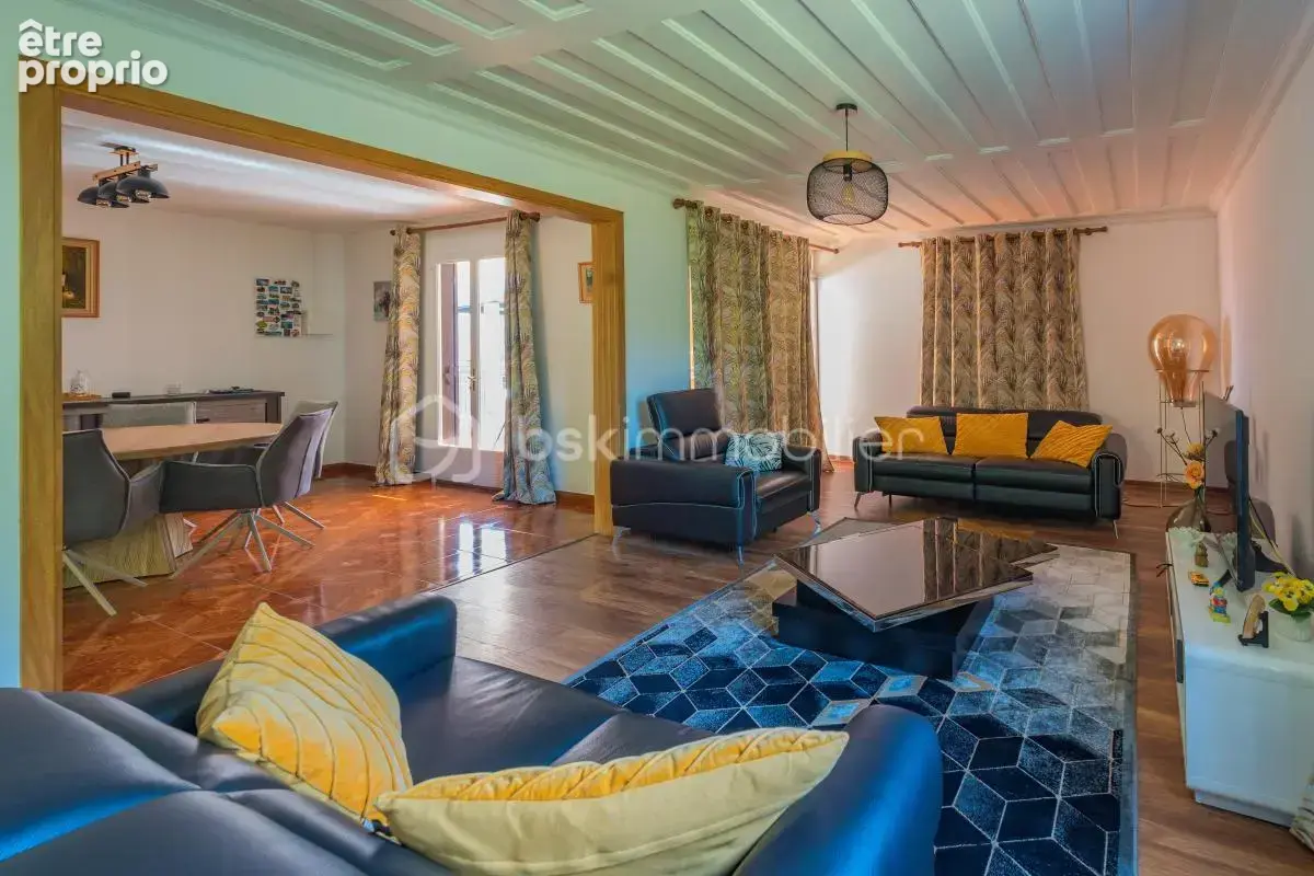 Maison avec piscine et jardin : à découvrir sans tarder ! - photo 9