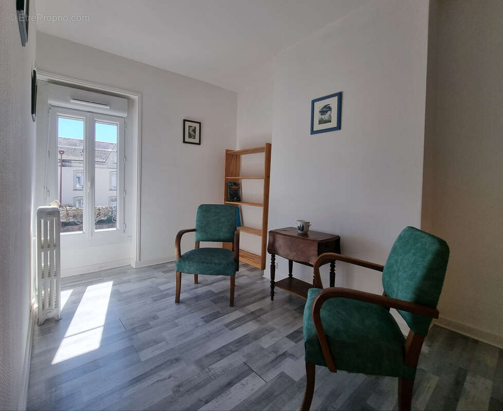 Appartement à LENCLOITRE