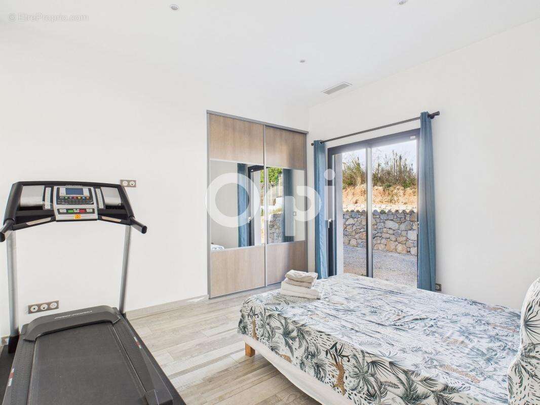 Maison à MONTAUROUX