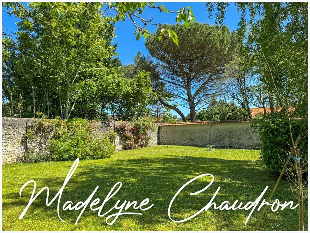 BOURAY-SUR-JUINE – Maison de caractère rénovée – DPE C – Vie de plain-pied – Jardin de plus de 1 000 m² – 4 à 6 chambres - photo 17