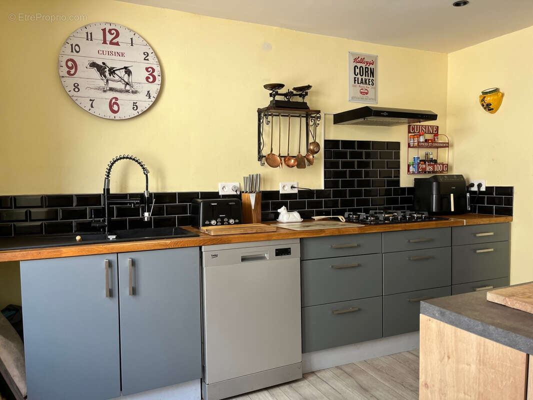 Maison à COUSSAC-BONNEVAL