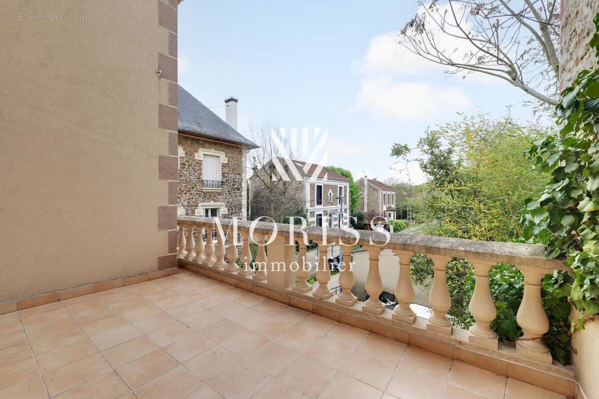 Maison à LE PERREUX-SUR-MARNE