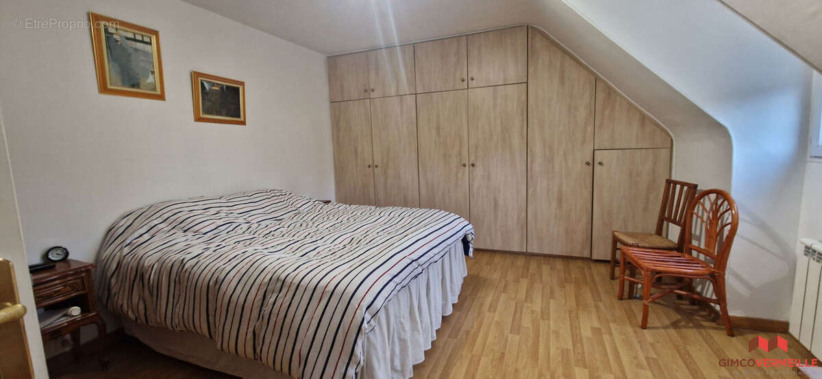 Maison spacieuse à vendre à Conflans-Sainte-Honorine - 5 chambres - photo 10