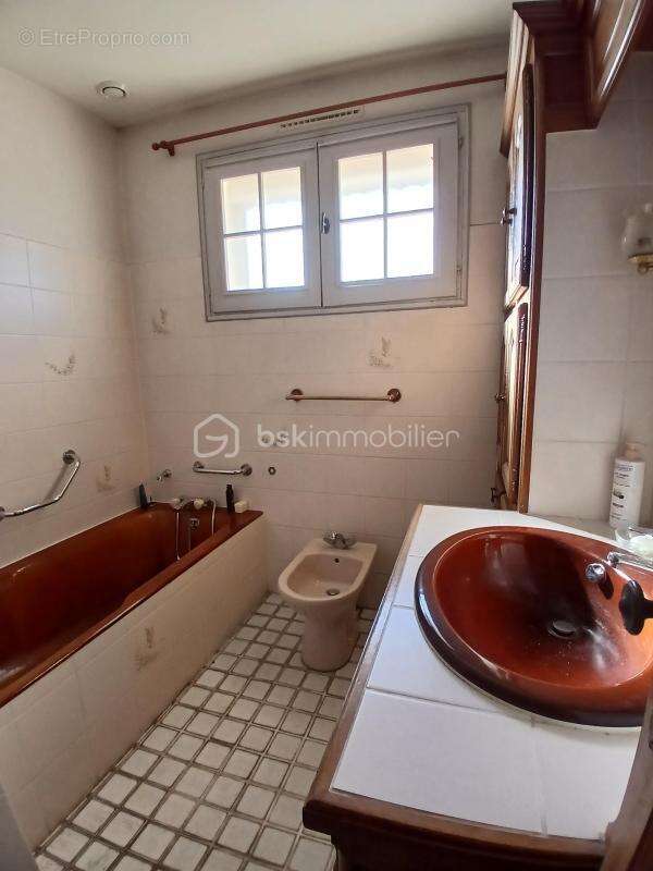 Maison à NEUVY-EN-SULLIAS