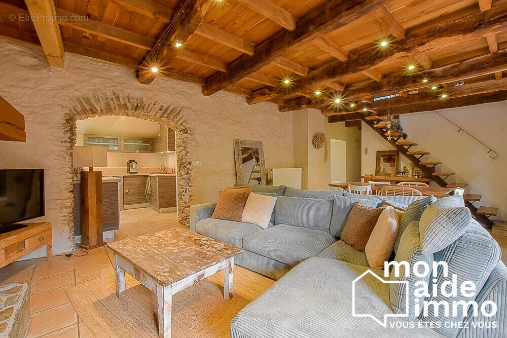 Maison à LA SALVETAT-PEYRALES