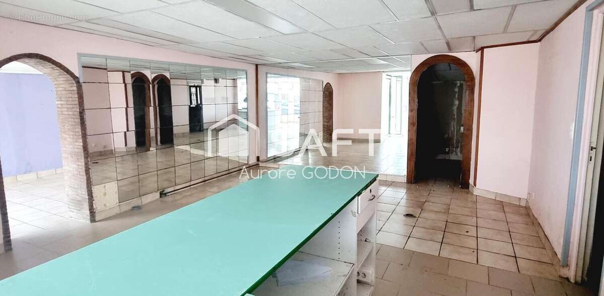 Photo 2 - Commerce à AUBE