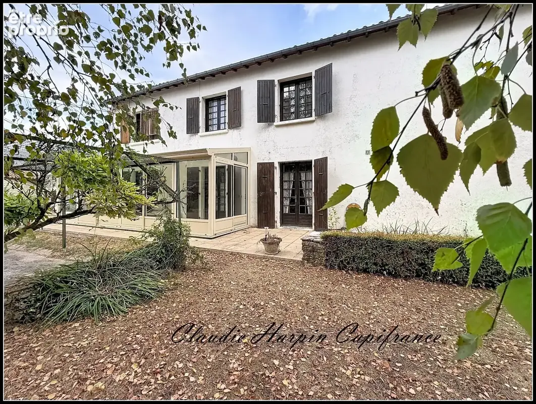 Maison à vendre 6 pièces  (79) LA FOYE MONJAULT 4 chambres terrain environ 2360 m² - photo 6