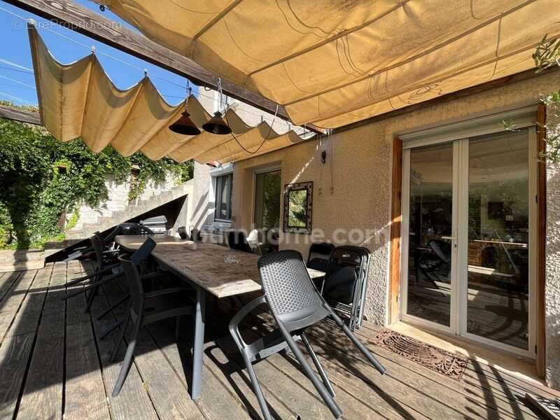 Maison à SAINT-DIDIER-SUR-BEAUJEU