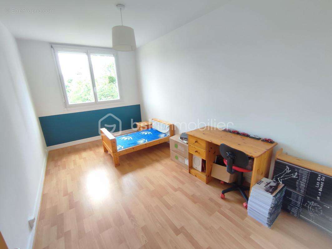 Appartement à SAINTE-GENEVIEVE-DES-BOIS