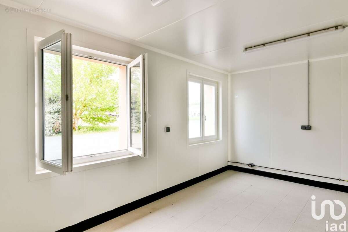 Photo 7 - Commerce à PRAHECQ