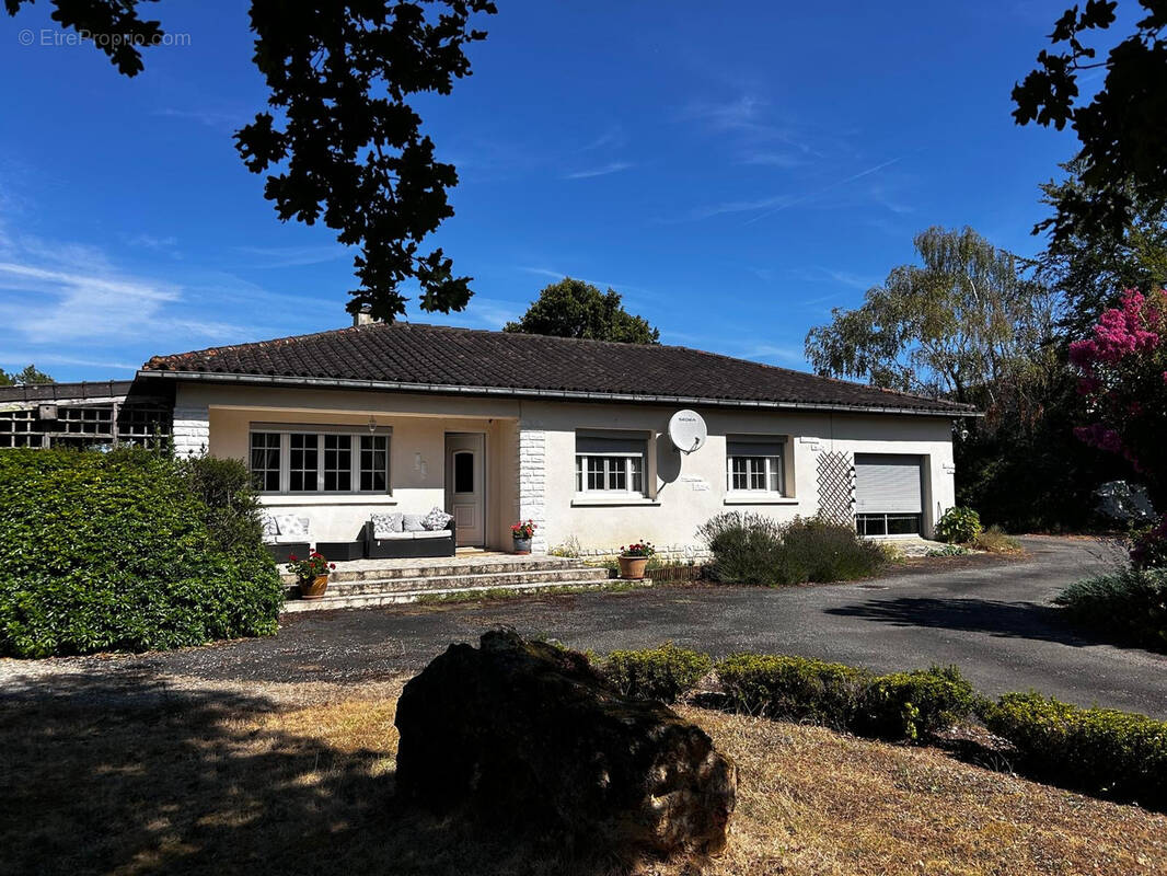 Maison à SUAUX