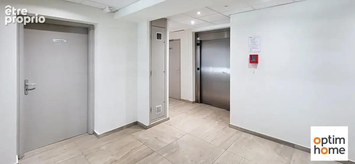 Appartement plain pied 50m2 environ - terrasse - place de parking privative - vendu meuble - photo 2