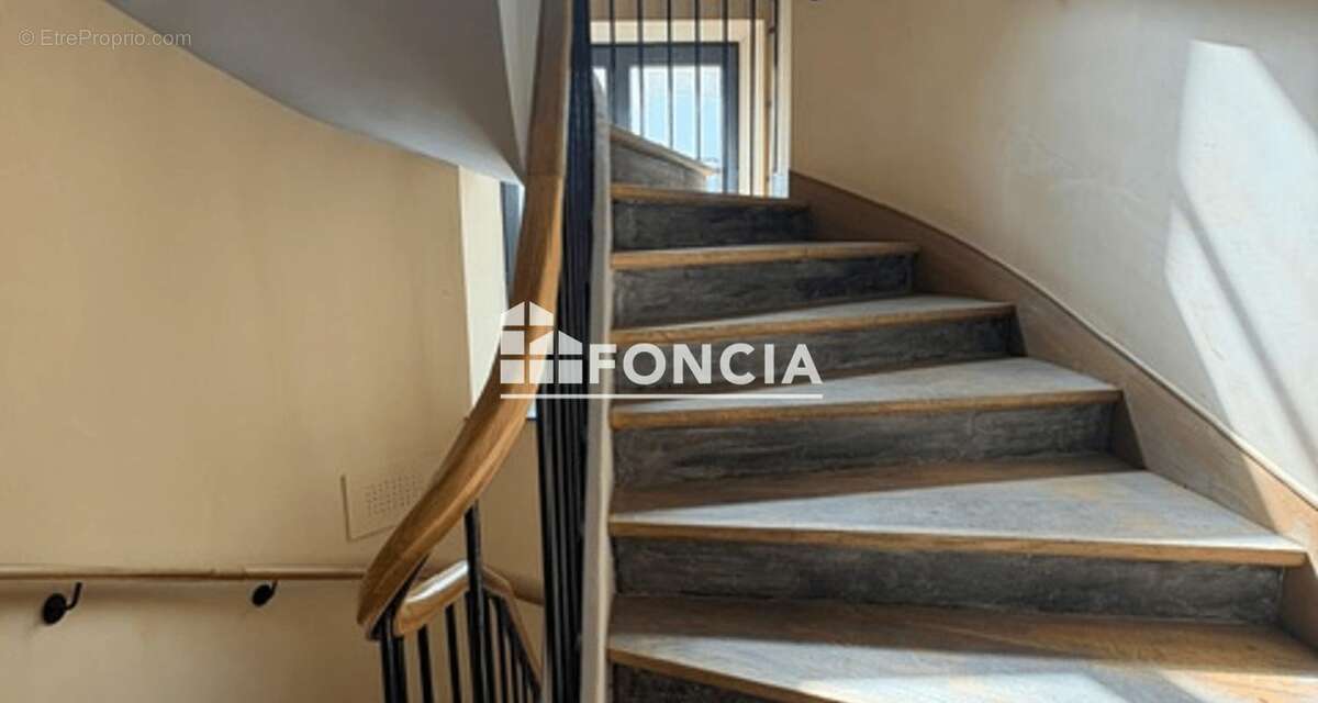 SEDAN CENTRE : Magnifique appartement 4 pièces de 81m2 - photo 2