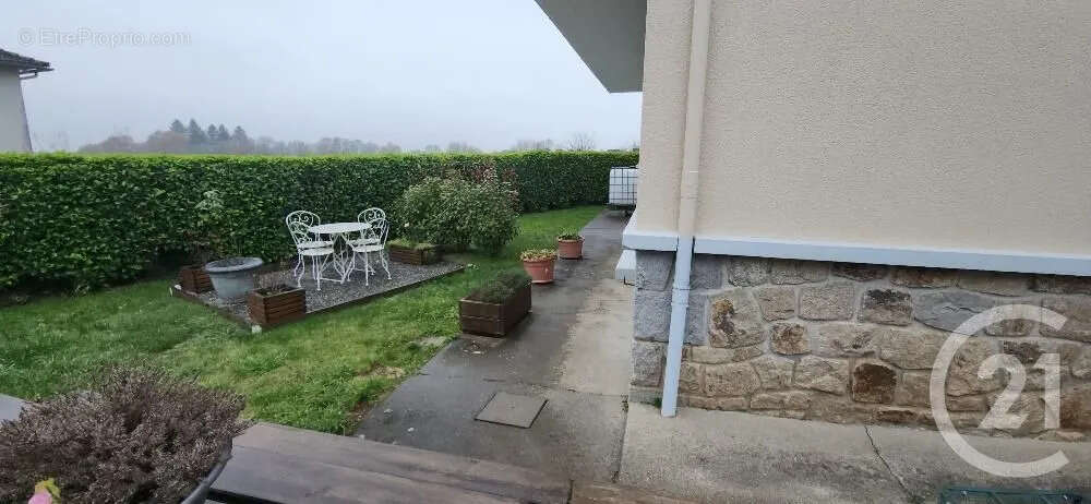 Maison 105 m² à Pleaux  - photo 10