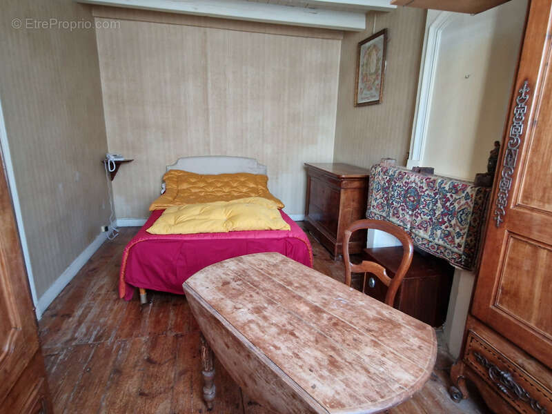 Maison à SAINT-HILAIRE-DE-VILLEFRANCHE