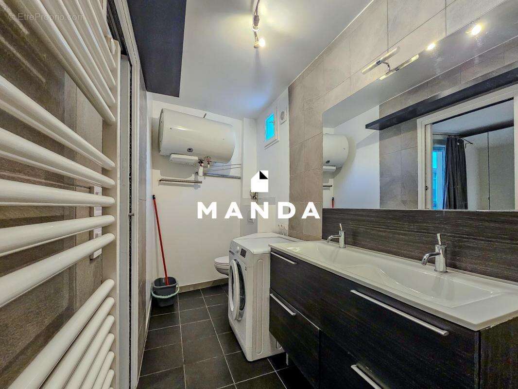Appartement à PARIS-20E