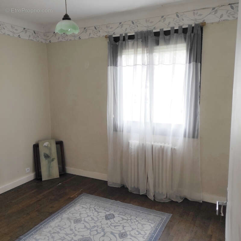 Maison à CHAMPCEVINEL