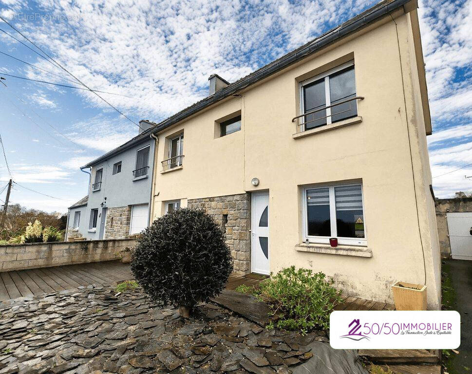 Maison à SAINT-MARTIN-DES-CHAMPS