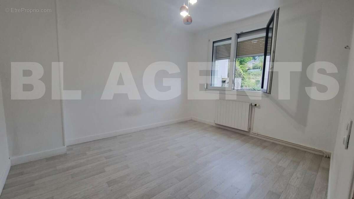 06344cd6-9637-4e96-bc53-5f46da84c075 - Maison à FLOING