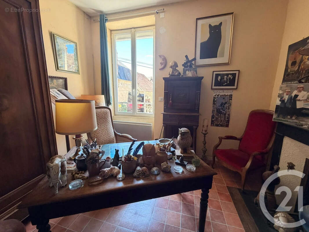 Maison à CHATEAUNEUF-VAL-DE-BARGIS