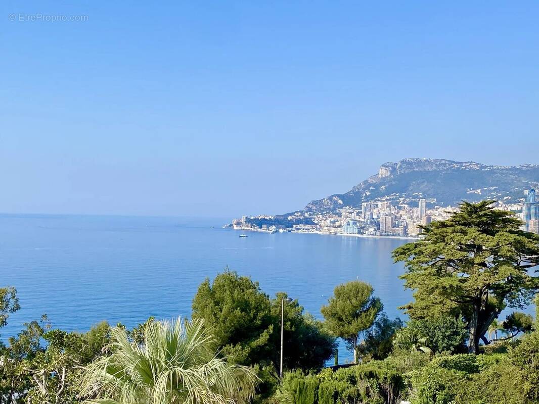 Appartement à ROQUEBRUNE-CAP-MARTIN