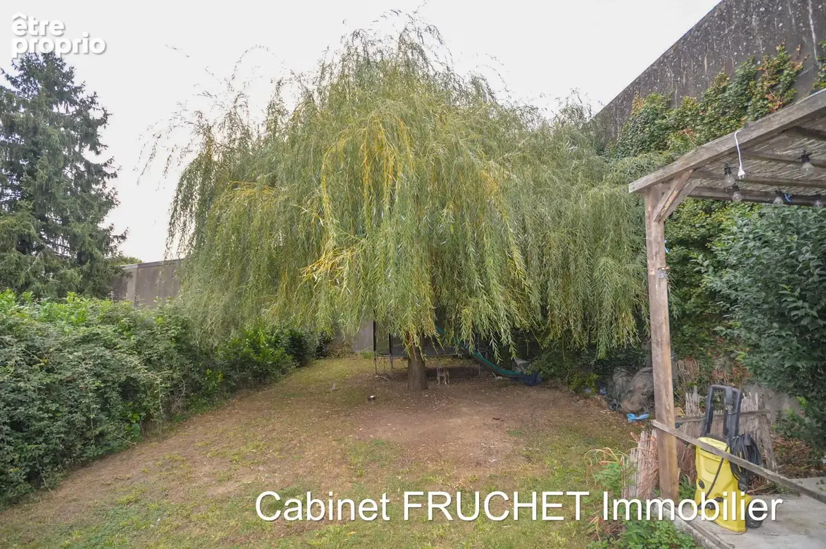 Jolie maison de Maître en centre bourg - photo 2