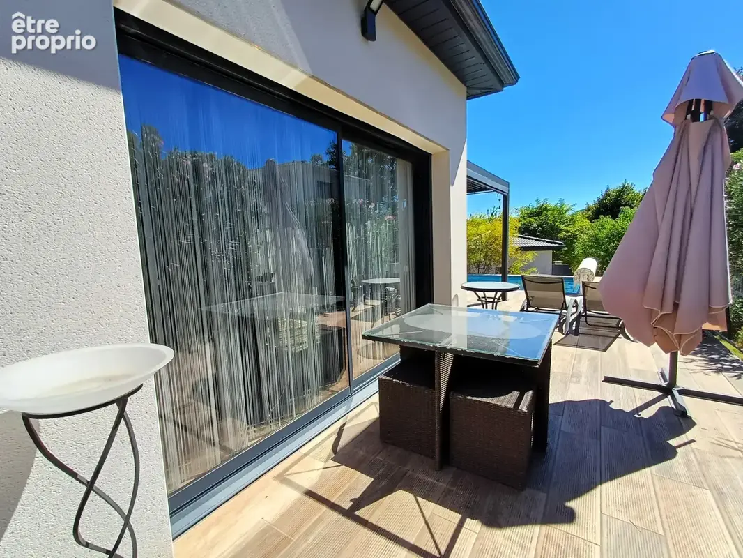 Maison moderne plain-pied 134 m2, 4 chambres, piscine, garage, DPE A sur parcelle de 805 m2 - photo 4
