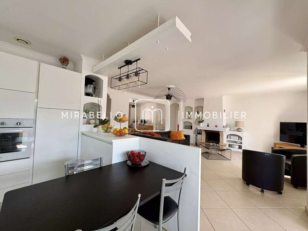 Maison 193 m² à Colomars  - photo 9