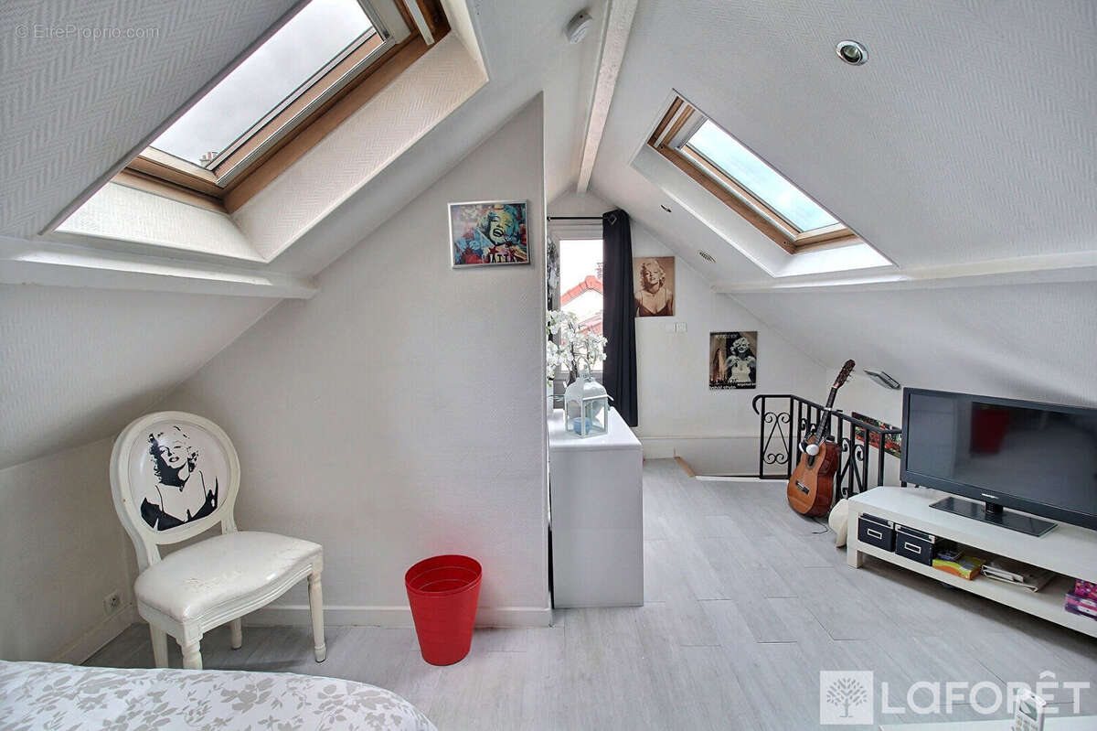 Appartement La Garenne Colombes 4 pièce(s) 67 m2 - photo 12
