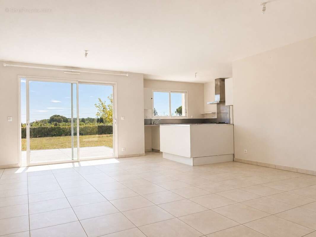 SAINT-YRIEIX - Pavillon plain-pied de 2015 - photo 2